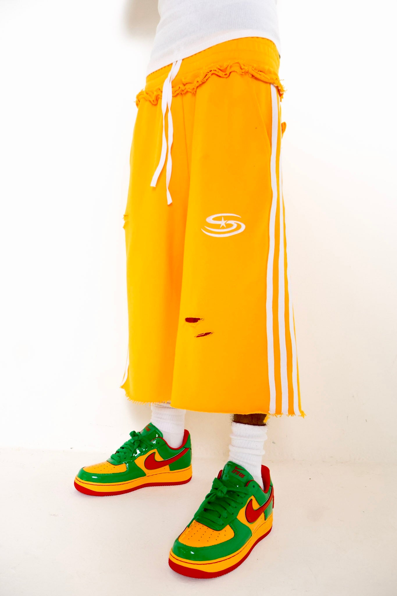 CYBER YELLOW SWORTS